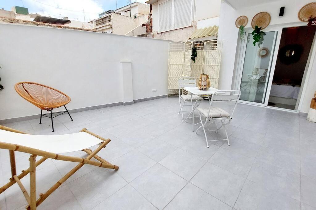 Appartement Boho With Patio In Centre And Close To *